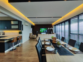 Bright Cozy condo